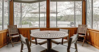 Kayaks, Paddleboat! Lakefront Retreat in Barnstead
