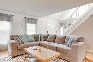 Interior - Kayaks, Paddleboat! Lakefront Retreat in Barnstead (Center Barnstead)