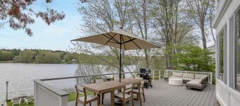 Kayaks, Paddleboat! Lakefront Retreat in Barnstead