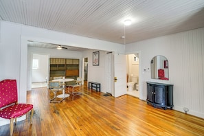 Interior - Walk to Everything! Dtwn Hudson Apartment (Hudson)