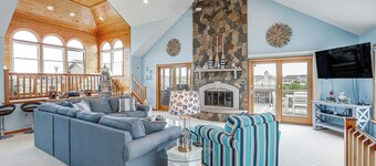 Walk to the Beach! 5BR Outer Banks Home
