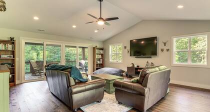 Group-friendly Kingsport Home w/ Game Room, Decks!