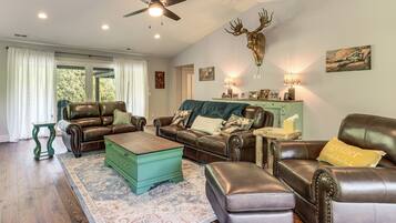 House (5 Bedrooms) | Interior