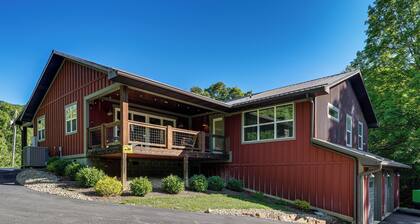 Group-friendly Kingsport Home w/ Game Room, Decks!