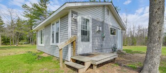 Walk to West Twin Lake: Remote Retreat w/ Yard