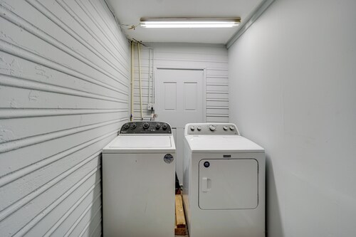 Family Farmside Getaway w/ Hot Tub in Fairplay!