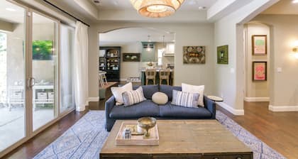 6 Mi to Dtwn Chico! Luxe Art-filled Oasis w/ Patio