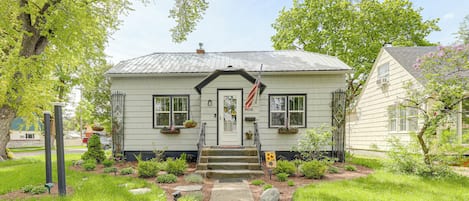 House (2 Bedrooms) | Front of property