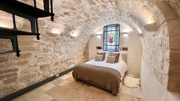 2 Schlafzimmer, Schreibtisch, Bügeleisen/Bügelbrett, Reisekinderbett