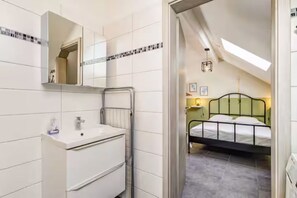 Hair dryer, towels, toilet paper - Studio with terrace between Liège and Maastricht (Juprelle)