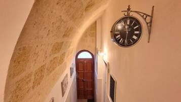Comfort Double Room, Balcony, City View | Interior