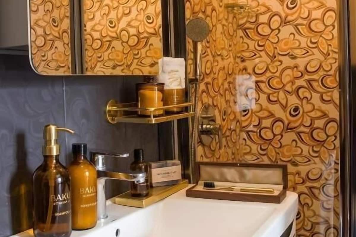Habitació doble Deluxe | Bany | Assecador de cabells, tovalloles, sabó i xampú 