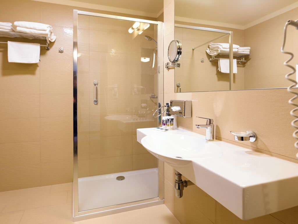 Superior Suite, Multiple Beds | Bathroom