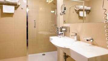 Superior Suite, Multiple Beds | Bathroom
