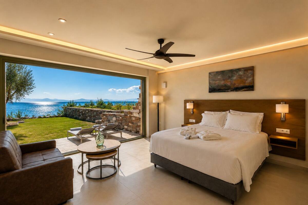 Deluxe suite sharing pool | Premium bedding, in-room safe, soundproofing, WiFi (free)