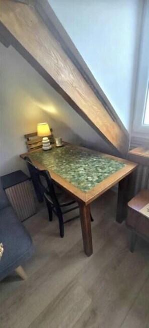 Dining - Vrbo Property (Saint-Pierre-des-Corps)