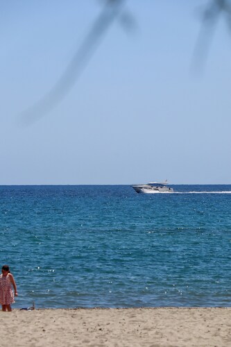 Comfortable apartment, 500m from the beach