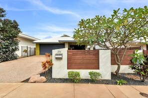 4 bedrooms - Zen Courtyard Garden - Patio - Garage (Darwin)