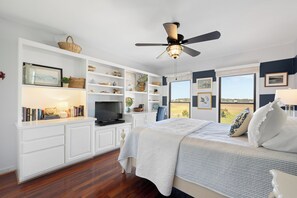 4 bedrooms, desk, iron/ironing board, WiFi - Beachfront + Marsh Views Sleeps 10 ~ Harbor Island Getaway
4 BR/3 Full Bath (Saint Helena Island)