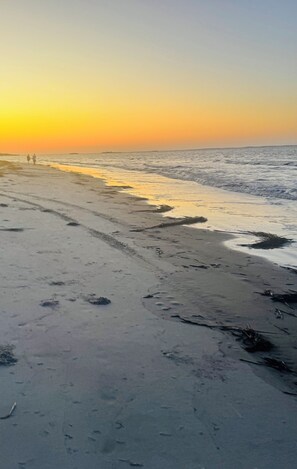 On the beach, sun-loungers - Beachfront + Marsh Views Sleeps 10 ~ Harbor Island Getaway
4 BR/3 Full Bath (Saint Helena Island)