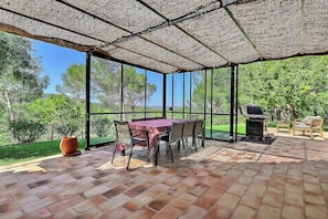 Outdoor dining - L'écrin d'été - Nature & Calm (Ventabren)