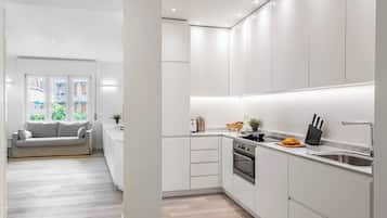 Family Apartment, 2 Bedrooms, 2 Bathrooms (Levante Mare Suite) | Private kitchen