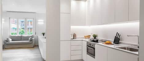 Family Apartment, 2 Bedrooms, 2 Bathrooms (Levante Mare Suite) | Private kitchen