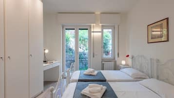 Family Apartment, 2 Bedrooms, 2 Bathrooms (Levante Mare Suite) | 2 bedrooms