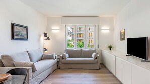 Familienapartment, 2 Schlafzimmer, 2 Bäder (Levante Mare Suite) | Wohnbereich