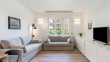 Family Apartment, 2 Bedrooms, 2 Bathrooms (Levante Mare Suite) | Living area