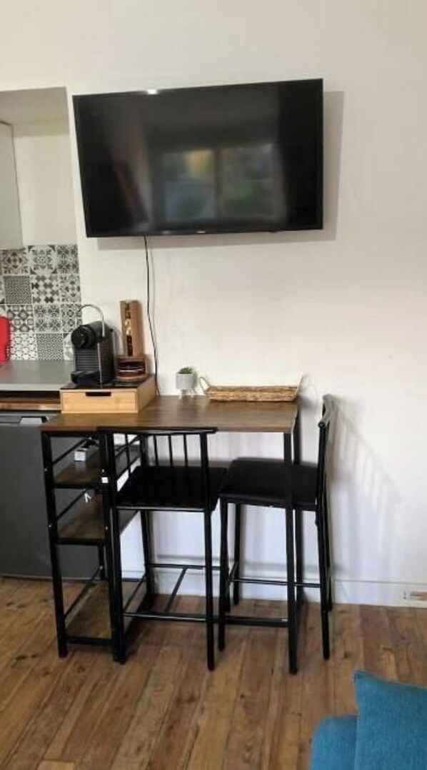 Interior - Vrbo Property (Saint-Pierre-des-Corps)