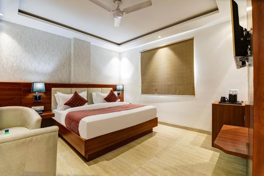 Superior Double Room, Balcony, City View | In-room safe, soundproofing, iron/ironing board, free WiFi