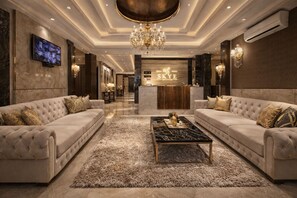Lobby - NH Skye Suites Hotel  (New Delhi)