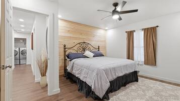 House, 3 Bedrooms | 3 bedrooms, laptop workspace, iron/ironing board, free WiFi