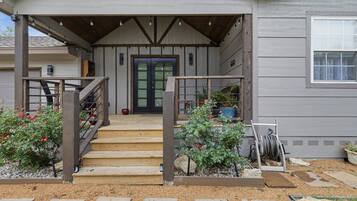 House, 3 Bedrooms | Exterior detail