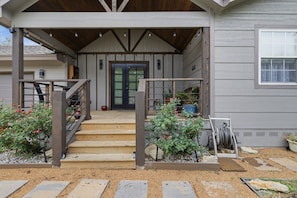 House, 3 Bedrooms | Exterior detail - Modern Farmhouse 3br Tulsa Oasis 3 Bedroom Home (Tulsa)