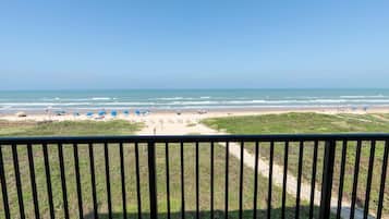 Apartment, 2 Bedrooms | Property grounds