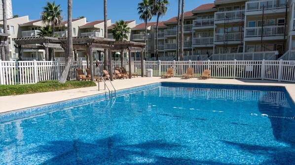 Apartment, 2 Bedrooms | Pool - Family Condo Pool, Jacuzzi & Bbq Walk To Beach 2 Bedroom Apts (South Padre Island)