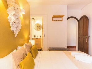 Habitación cuádruple clásica, vista a la ciudad | Wifi gratis 
