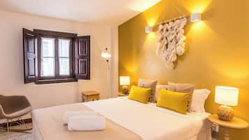 Classic Quadruple Room, City View | Wi-fi percuma