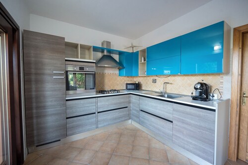 3 bedroom sea view cottage ideal for families and couples of friends