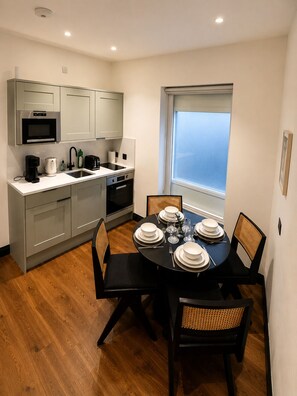 Dining - Luxury Duplex Loft in Manchester City Centre (Manchester)