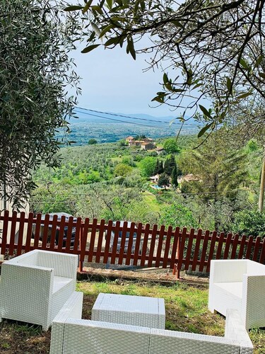 Tuscany natural stone house with fireplace & panorama - quiet near Vinci, close to Florence