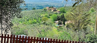 Tuscany natural stone house with fireplace & panorama - quiet near Vinci, close to Florence