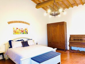 2 bedrooms, iron/ironing board, WiFi, bed sheets - Tuscany natural stone house with fireplace & panorama - quiet near Vinci, close to Florence (Mezzana)