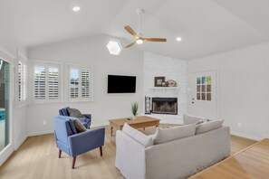 Unclassified image, 5 of 56, button - Spacious 3BR Retreat w/ Pool, Hot Tub & Game Room (The Colony)