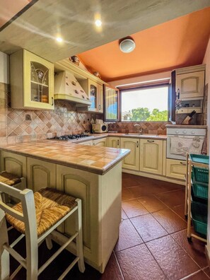 Private kitchen - House 10 minutes by car from the beach (Olbia)
