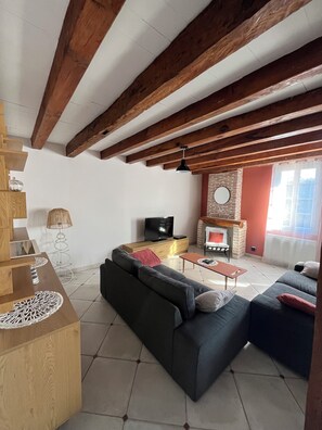 Living area - Landes family home (Saint-Julien-en-Born)
