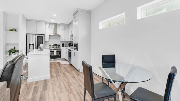Dining - 3BR Near Dallas Arts Dist. | Rooftop + City Views (Dallas)
