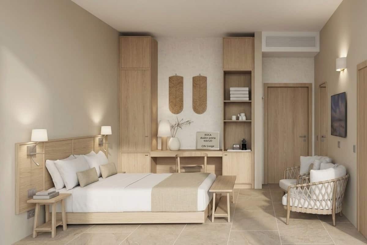 Classic Room | Hypo-allergenic bedding, minibar, desk, free WiFi